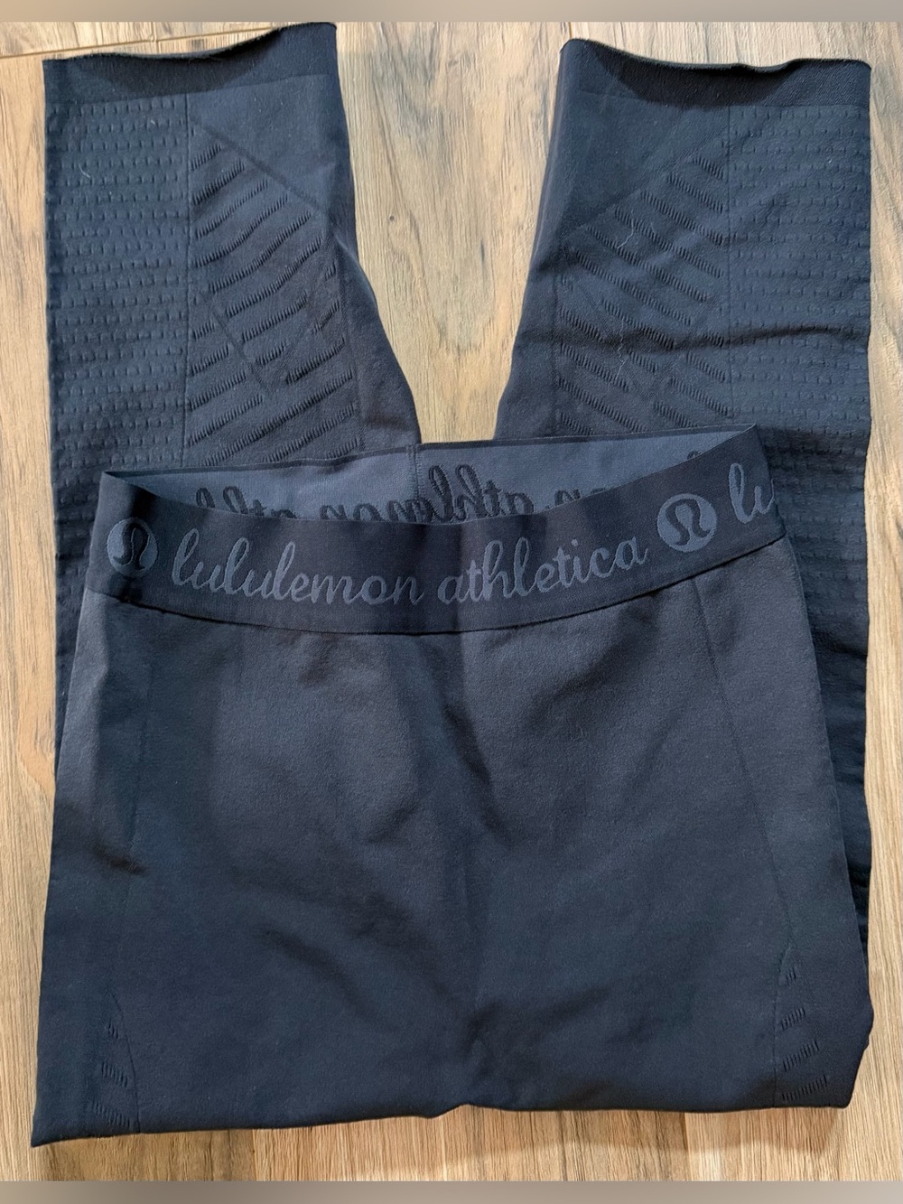 Lululemon black leggings 6